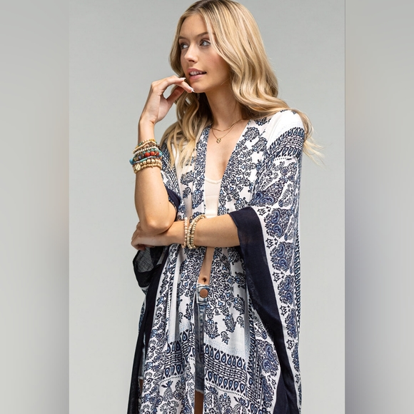 White & Navy Paisley Damask Print Kimono w Deep Black Solid Border - Picture 2 of 6